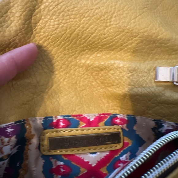 Street Level, the Juno model, vegan leather small-sized bag purse w/gold chain - Picture 5 of 7